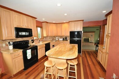 4461 Windfield Cir, Emmaus, PA 18049 - photo 3