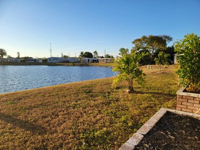 429 Hidden Cove Rd, North Fort Myers, FL 33917 - photo 4