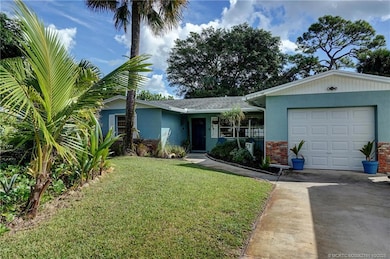 905 SE Flamingo Ave, Stuart, FL 34996 - photo 2