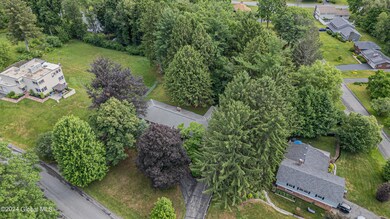 2489 Hilltop Rd, Schenectady, NY 12309 - photo 3