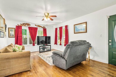 70 Dix Ave-48