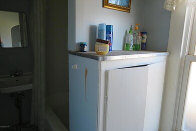 157 Lauderburn Ave, Weatherly, PA 18255 - photo 7