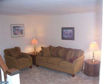 709 Hillcrest Dr, Glenolden, PA 19036 - photo 5