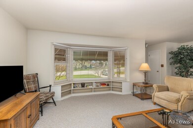Living room w/bay window
