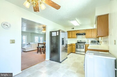 10610 Joyceton Dr, Upper Marlboro, MD 20774 - photo 2