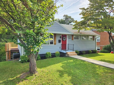 706 Crestwood Cir, Lynchburg, VA 24502 - photo 3