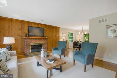 6128 Beachway Dr, Falls Church, VA 22041 - photo 7