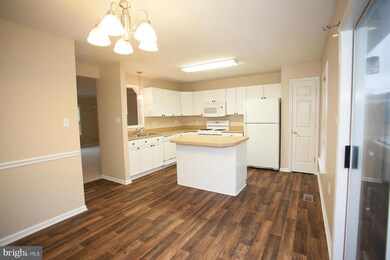 201 Hupps Hill Ct, Strasburg, VA 22657 - photo 5