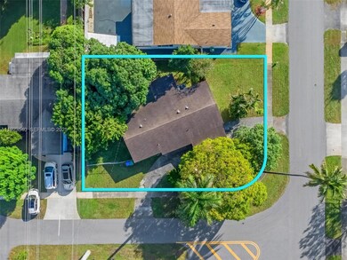 601 SW 64th Pkwy, Pembroke Pines, FL 33023 - photo 2