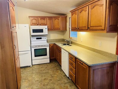 603 Valley Dr, Lansing, KS 66043 - photo 2