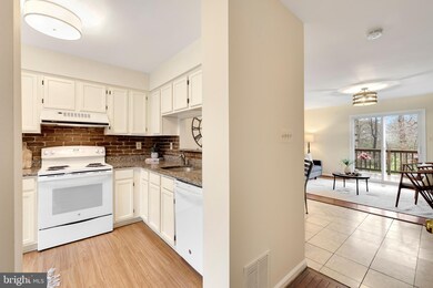 14340 Beaker Ct, Burtonsville, MD 20866 - photo 6