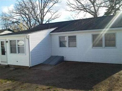 237 Shawmut St, Springfield, MA 01108 - photo 3