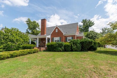 472 Locust Ave, Waynesboro, VA 22980 - photo 4