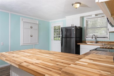 951 Cr 453, Lake Panasoffkee, FL 33538 - photo 5