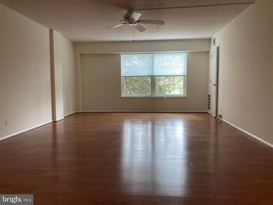 7640 Tremayne Place unit 203, McLean, VA 22102 - photo 2
