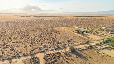 E10 Stw Vic Ave unit 93, Lancaster, CA 93536 - photo 4