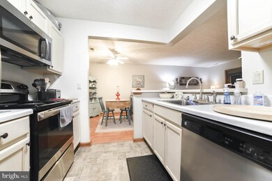 23140 Cobblestone Ln unit 205, California, MD 20619 - photo 4