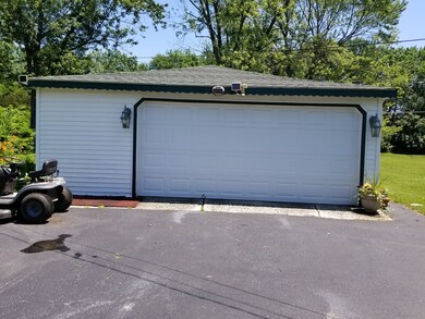 18621 Baker Ave, Country Club Hills, IL 60478 - photo 4