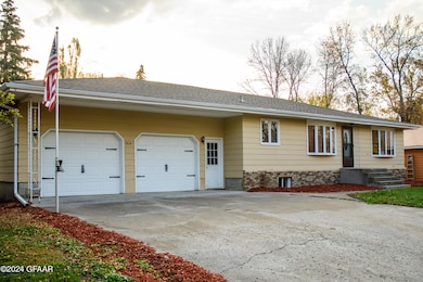 0005 214 Fifth St N Aneta