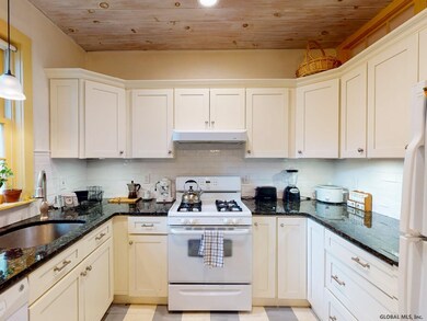 118 Jefferson St, Albany, NY 12210 - photo 2