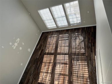 17501 Gateway Cir, Southfield, MI 48075 - photo 5