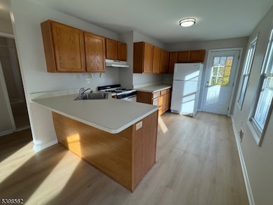 7 Grove St unit 2, Cranford, NJ 07016 - photo 3