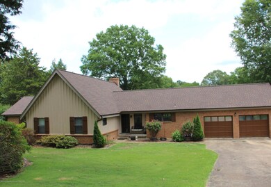 LOMG DRIVEWAY