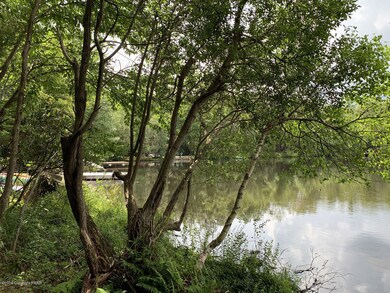 2424 Overlook Ln, Pocono Pines, PA 18350 - photo 6