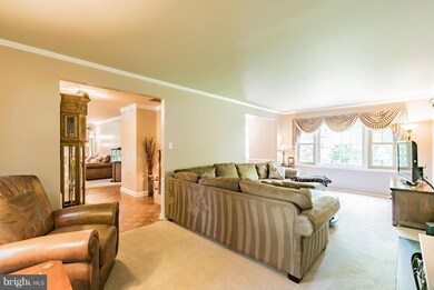 3207 Dominy Ct, Oakton, VA 22124 - photo 5