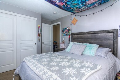 34th Ln SW 254 bed 2Web (15 of 31)