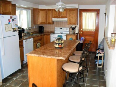 A big kitchen gets a BIG 3 chair island!