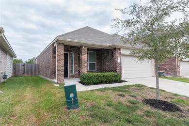 690 Fallow Ln, Alvin, TX 77511 - photo 2