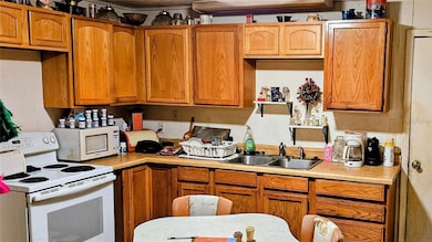 372 W Collins St unit 109, Umatilla, FL 32784 - photo 4