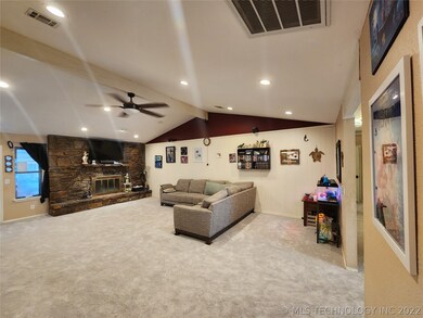 3300 E Oakridge St, Broken Arrow, OK 74014 - photo 3