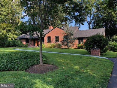 812 Gatemore Rd, Bryn Mawr, PA 19010 - photo 2