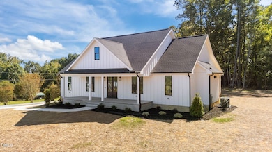 582 Harnett Central Rd, Fuquay-Varina, NC 27526 - photo 3