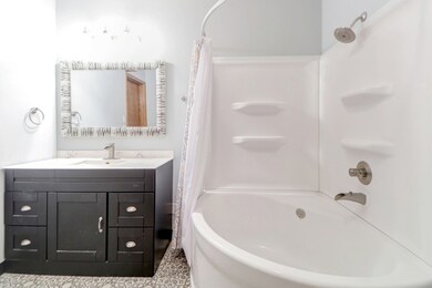 208 E Houghton St, Tuscola, IL 61953 - photo 3