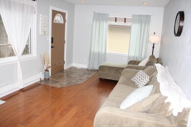 Living Room V (2)