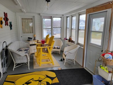 304 Poplar St NE, Elkader, IA 52043 - photo 2