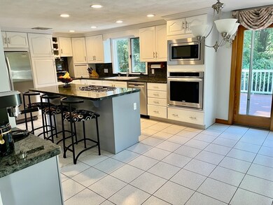 19 Longbow Rd, Stoneham, MA 02180 - photo 3