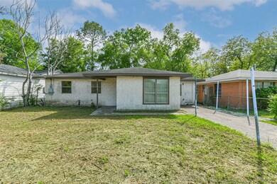 5028 Briscoe St, Houston, TX 77033 - photo 2