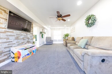 1302 Briarwood Dr, Williamstown, NJ 08094 - photo 7