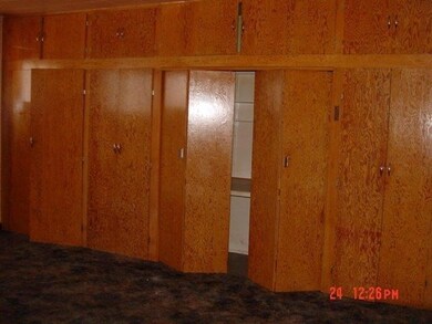 205 S Van Buren St, Hugoton, KS 67951 - photo 4