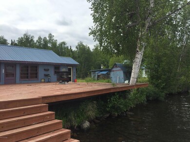 Cabin & Dock/Deck