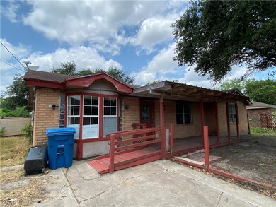 904 W Walton St, Beeville, TX 78102 - photo 4