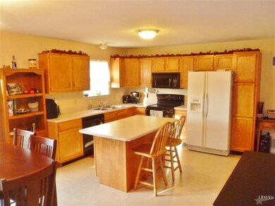 9315 Monique Dr, Fort Wayne, IN 46835 - photo 2