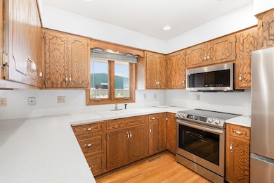 2223 Duluth St, Saint Paul, MN 55109 - photo 6