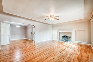 542 W Harvard Ave, Fresno, CA 93705 - photo 4