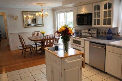 Kitchen. The dining area slider...