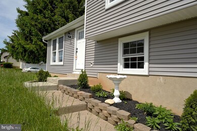 150 Independence Dr, Morrisville, PA 19067 - photo 2